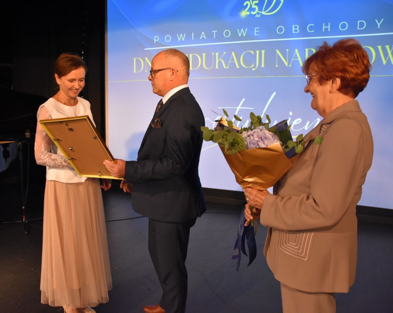 Zdjęcie w galerii na portalu naszwodzislaw.com: Powiatowa oświata ma już 25 lat! [FOTO] wiadomości z regionu