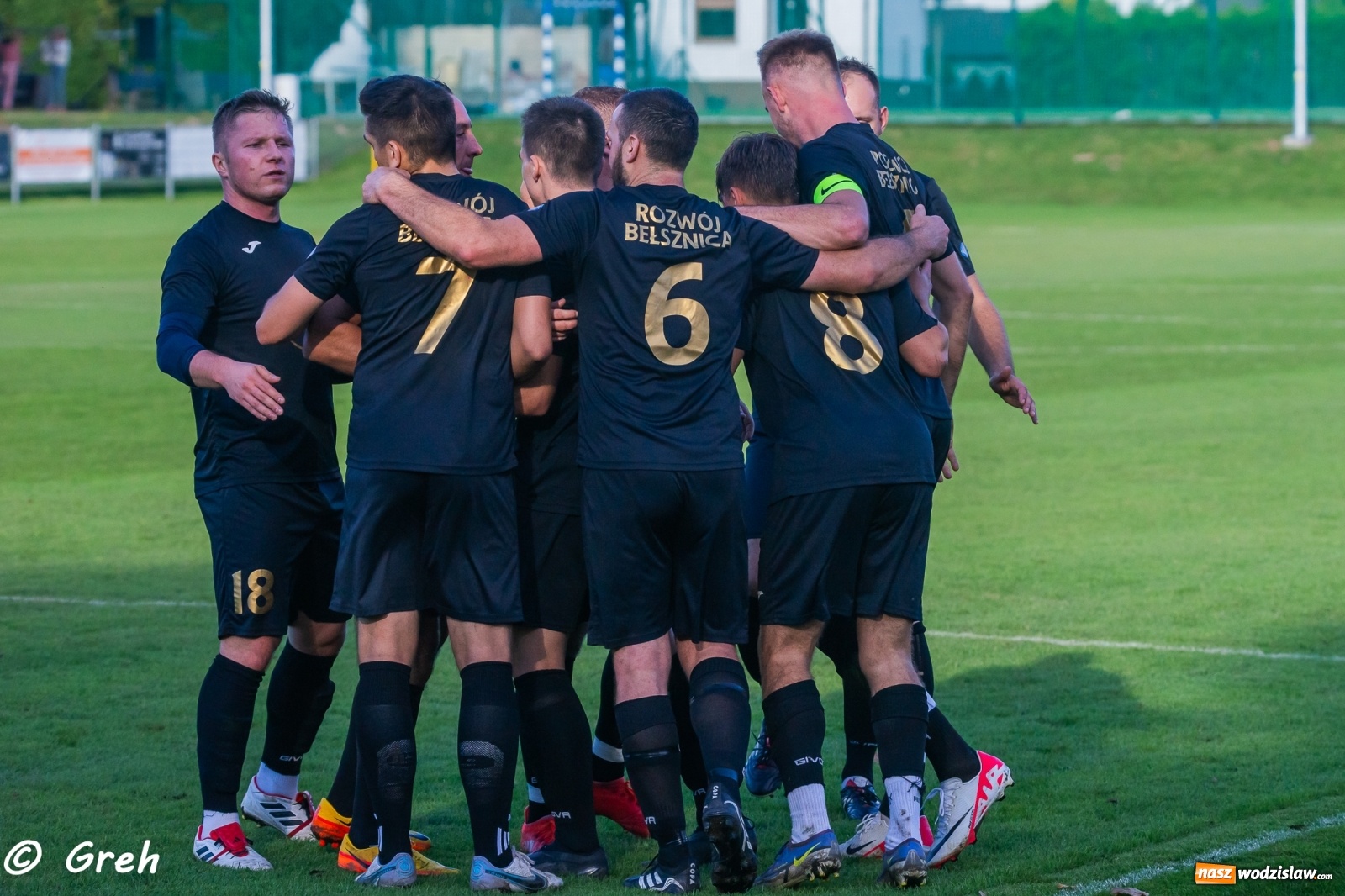 Zdjęcie w galerii na portalu naszwodzislaw.com: Wyrównany bój Kolejarza i Rozwoju zakończony podziałem punktów [FOTO] wiadomości z regionu