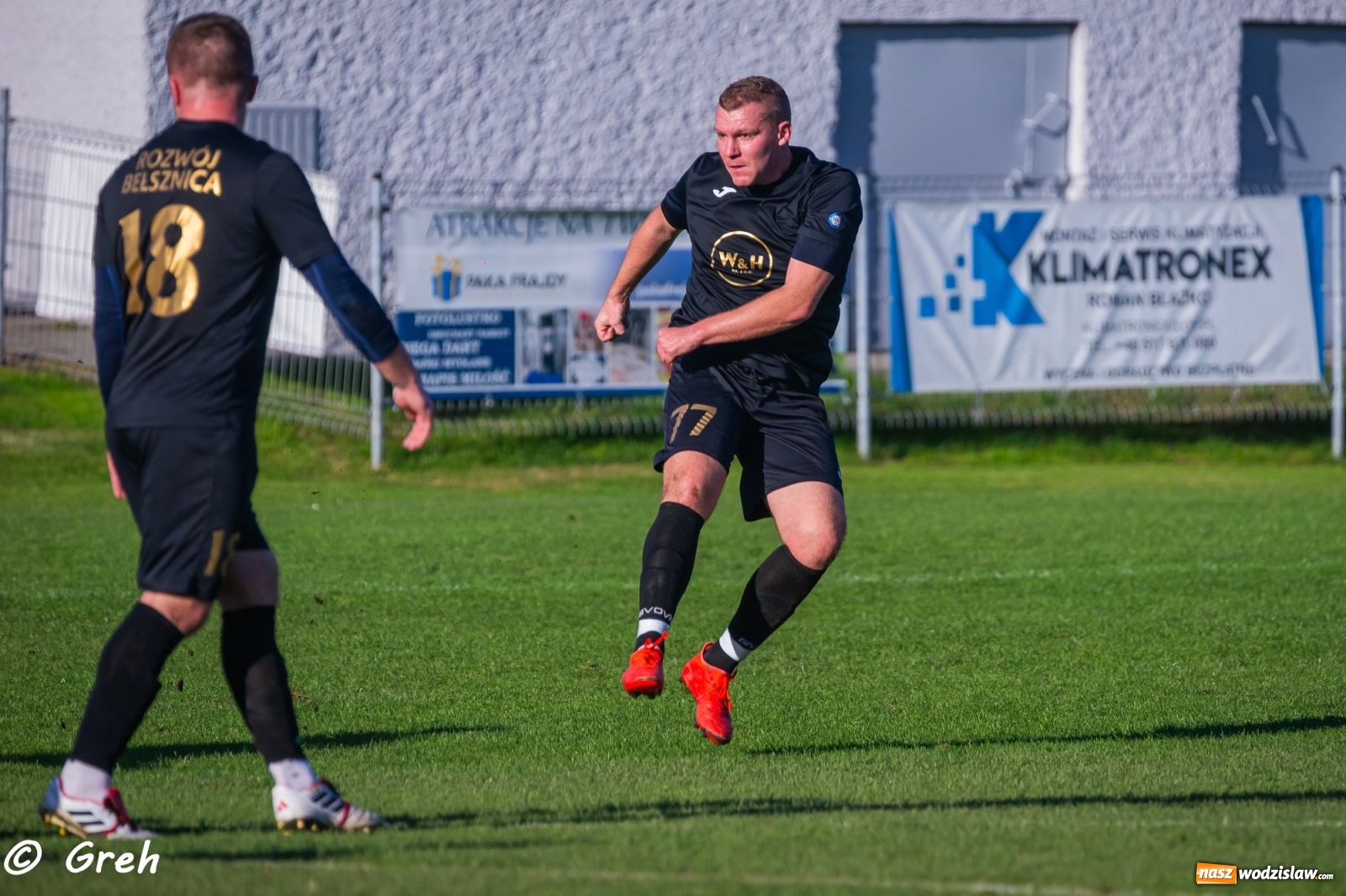 Zdjęcie w galerii na portalu naszwodzislaw.com: Wyrównany bój Kolejarza i Rozwoju zakończony podziałem punktów [FOTO] wiadomości z regionu