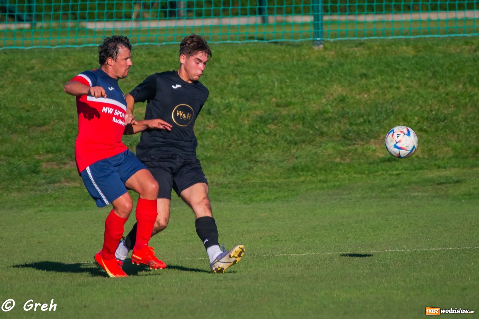 Zdjęcie w galerii na portalu naszwodzislaw.com: Wyrównany bój Kolejarza i Rozwoju zakończony podziałem punktów [FOTO] wiadomości z regionu