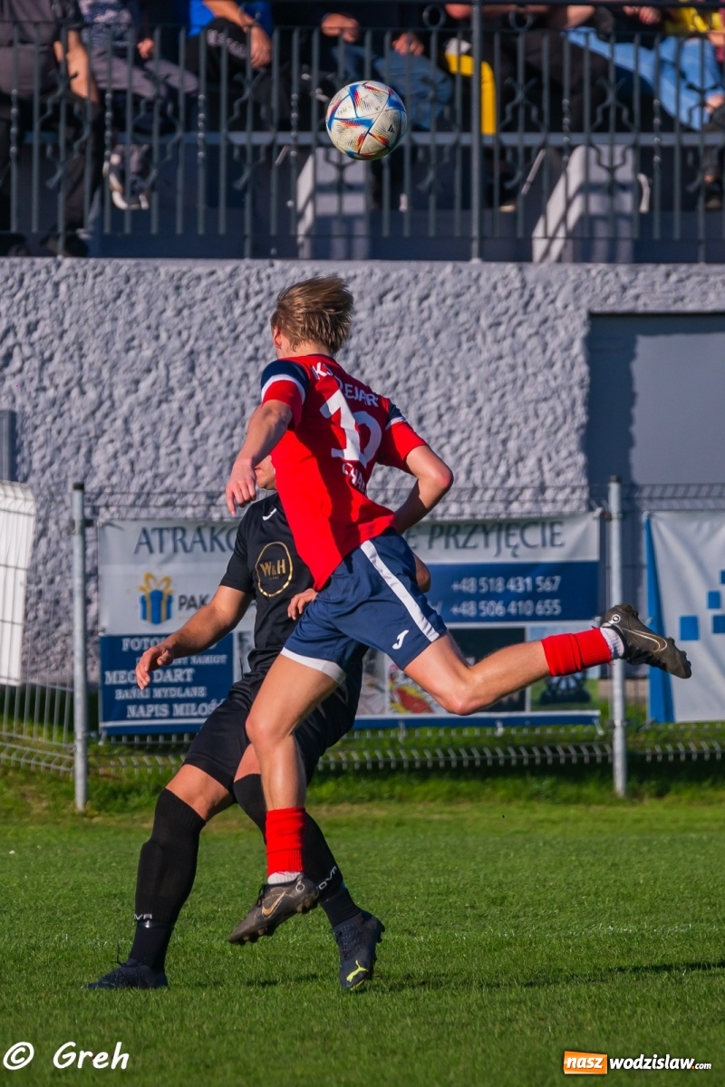 Zdjęcie w galerii na portalu naszwodzislaw.com: Wyrównany bój Kolejarza i Rozwoju zakończony podziałem punktów [FOTO] wiadomości z regionu