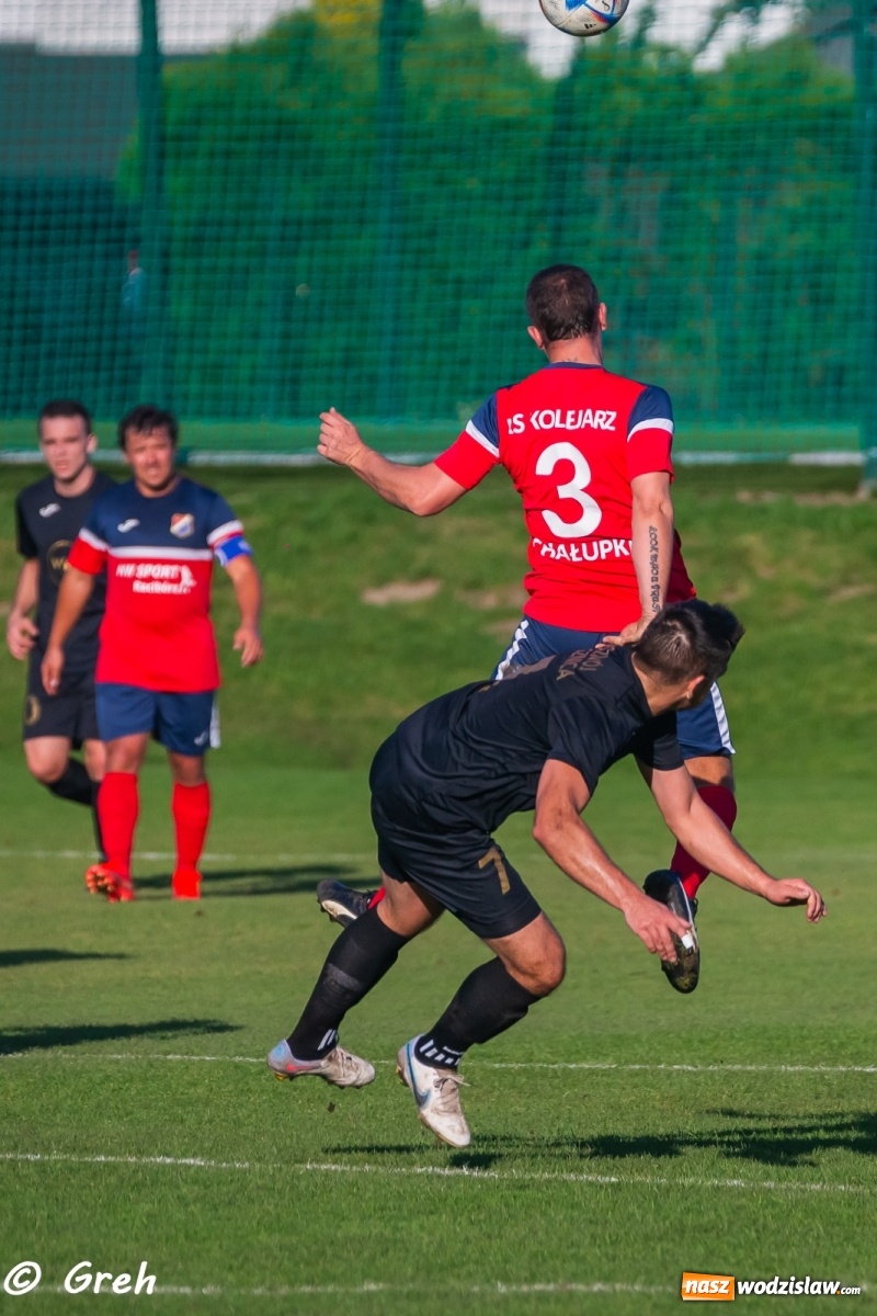 Zdjęcie w galerii na portalu naszwodzislaw.com: Wyrównany bój Kolejarza i Rozwoju zakończony podziałem punktów [FOTO] wiadomości z regionu