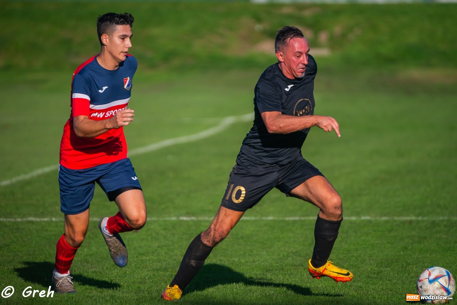 Zdjęcie w galerii na portalu naszwodzislaw.com: Wyrównany bój Kolejarza i Rozwoju zakończony podziałem punktów [FOTO] wiadomości z regionu