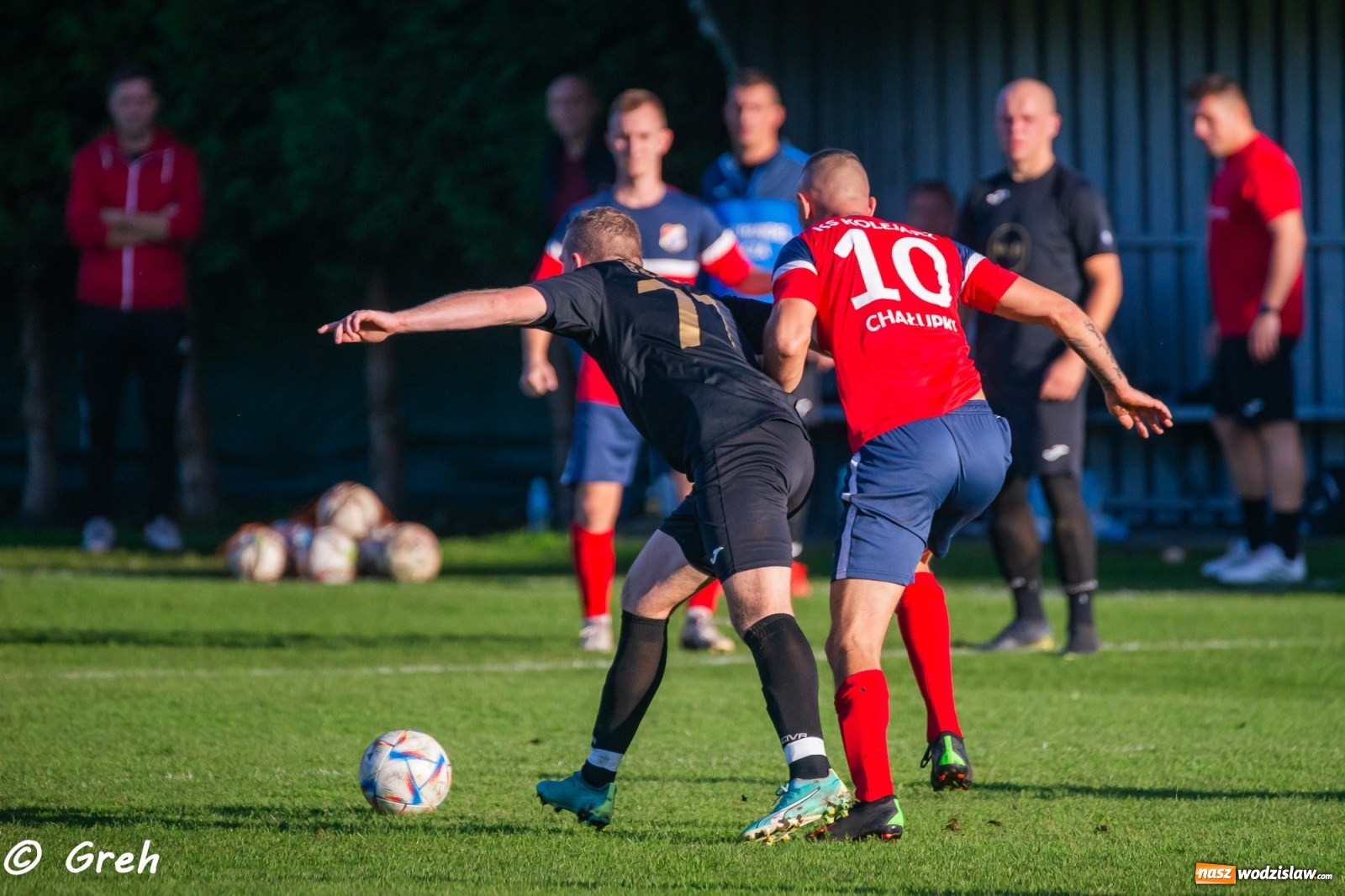 Zdjęcie w galerii na portalu naszwodzislaw.com: Wyrównany bój Kolejarza i Rozwoju zakończony podziałem punktów [FOTO] wiadomości z regionu