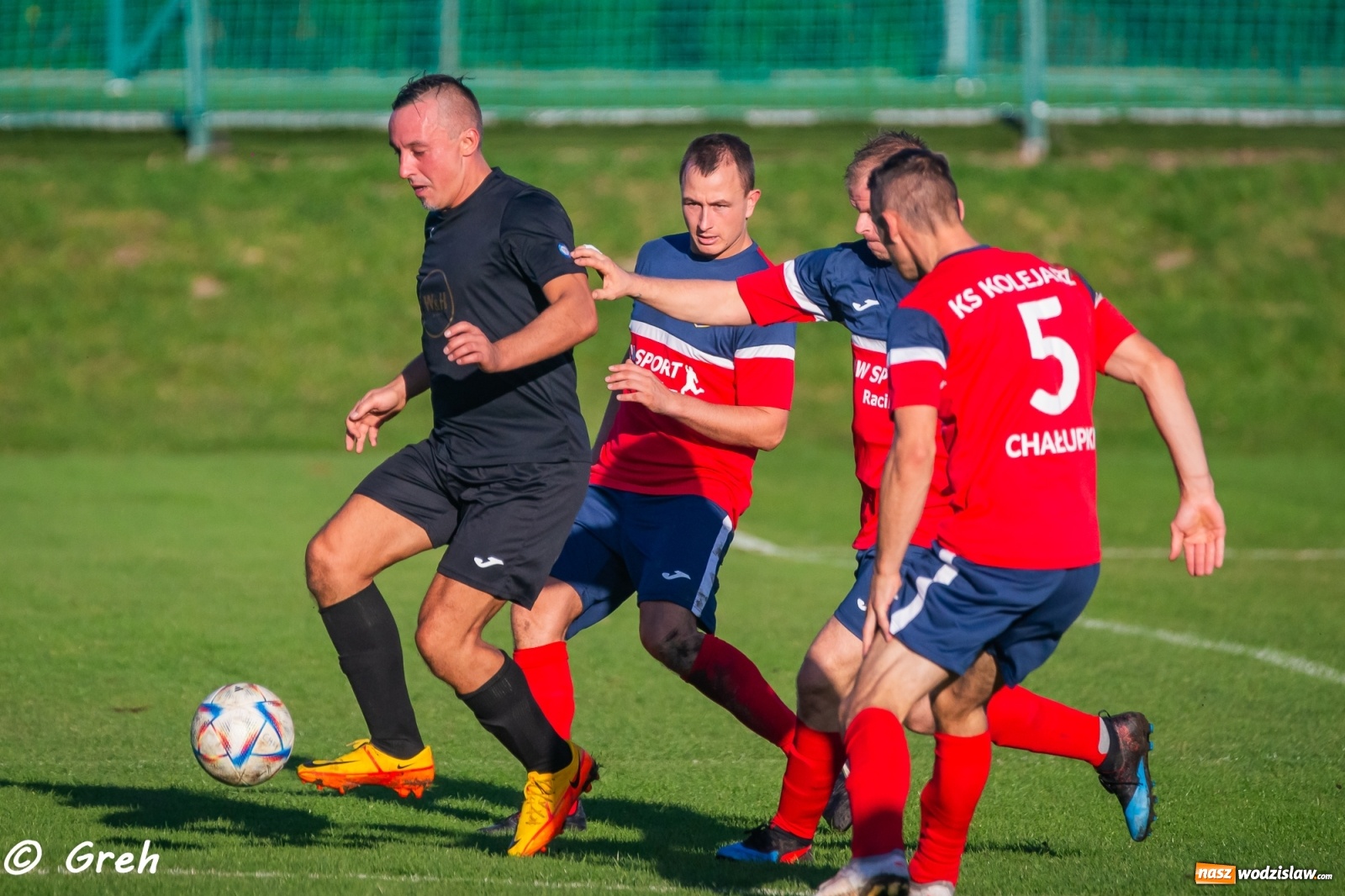 Zdjęcie w galerii na portalu naszwodzislaw.com: Wyrównany bój Kolejarza i Rozwoju zakończony podziałem punktów [FOTO] wiadomości z regionu