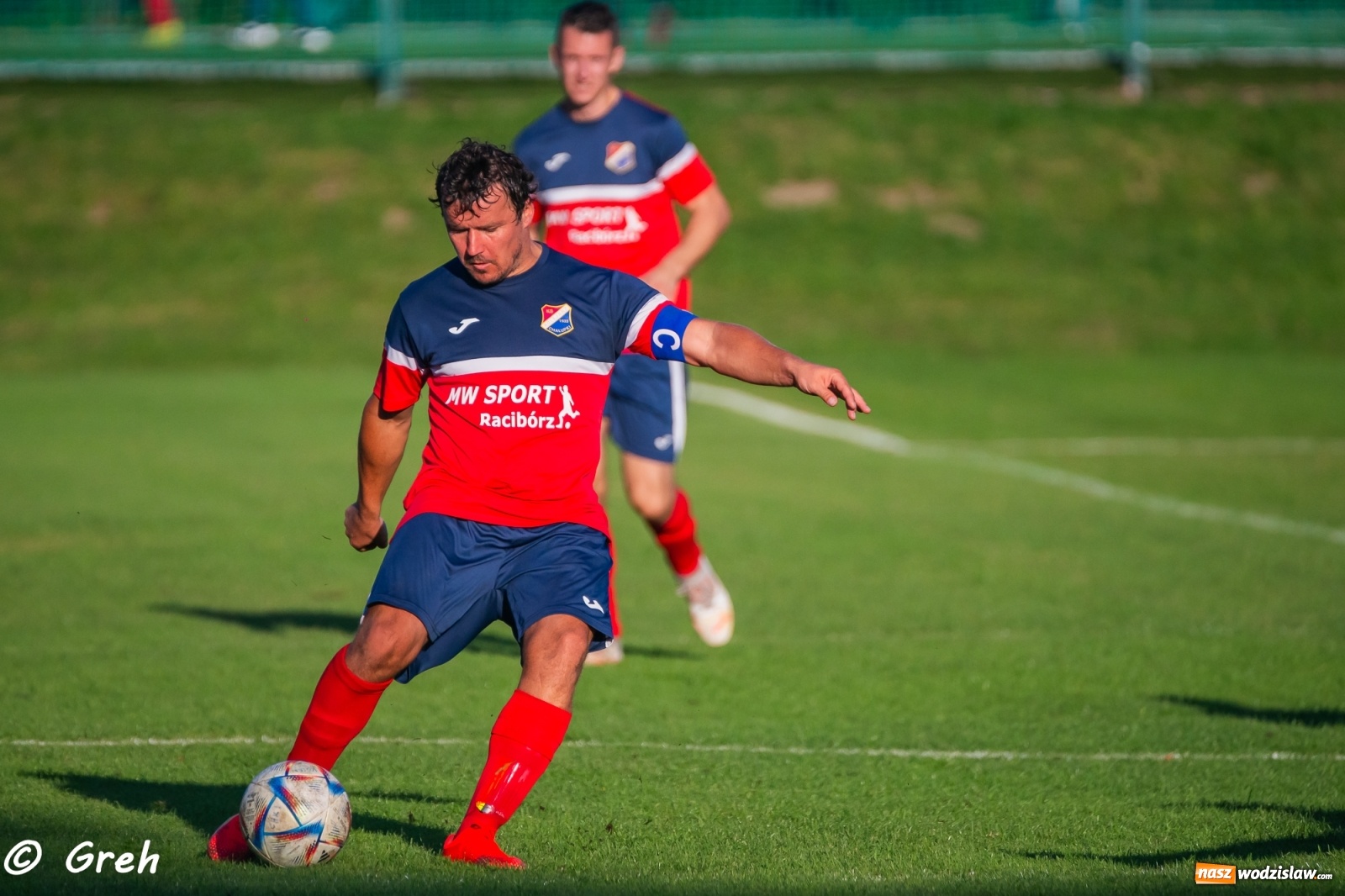 Zdjęcie w galerii na portalu naszwodzislaw.com: Wyrównany bój Kolejarza i Rozwoju zakończony podziałem punktów [FOTO] wiadomości z regionu