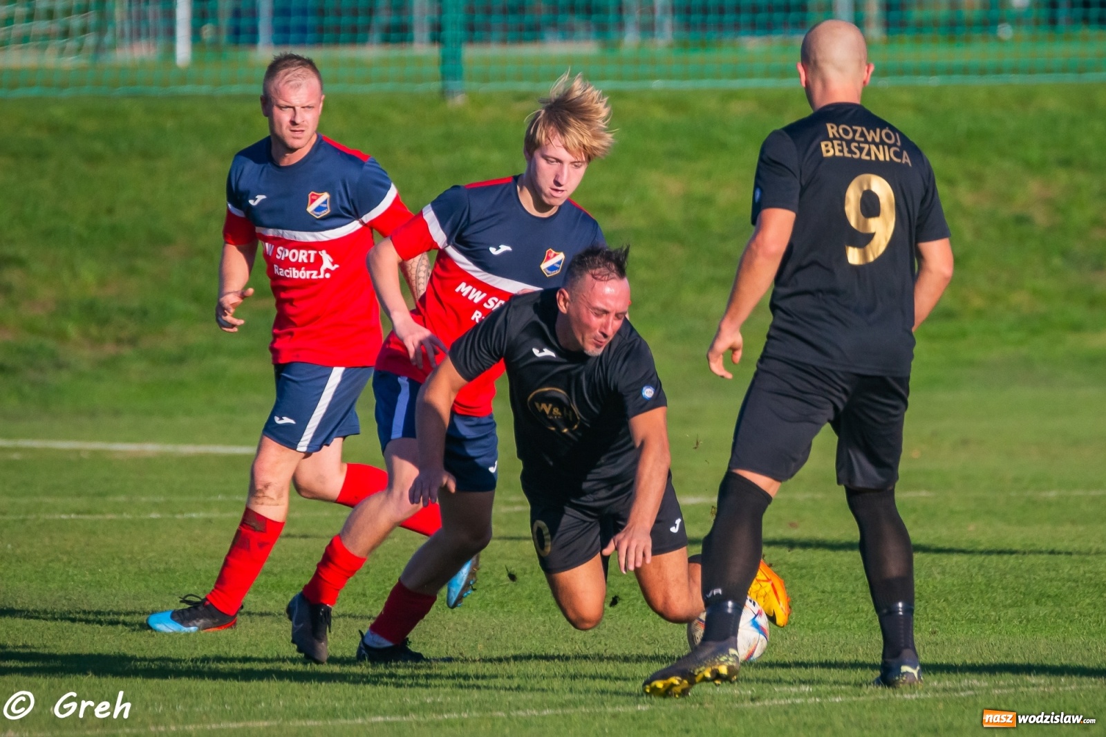 Zdjęcie w galerii na portalu naszwodzislaw.com: Wyrównany bój Kolejarza i Rozwoju zakończony podziałem punktów [FOTO] wiadomości z regionu