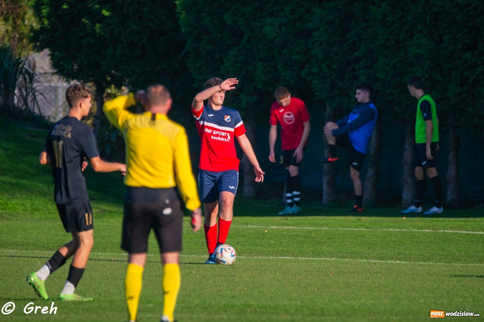 Zdjęcie w galerii na portalu naszwodzislaw.com: Wyrównany bój Kolejarza i Rozwoju zakończony podziałem punktów [FOTO] wiadomości z regionu