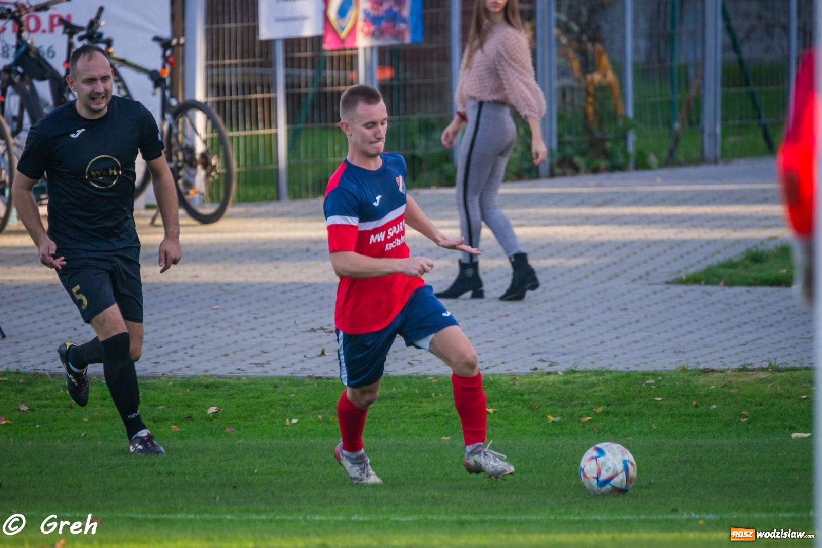 Zdjęcie w galerii na portalu naszwodzislaw.com: Wyrównany bój Kolejarza i Rozwoju zakończony podziałem punktów [FOTO] wiadomości z regionu