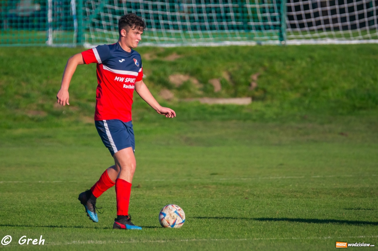 Zdjęcie w galerii na portalu naszwodzislaw.com: Wyrównany bój Kolejarza i Rozwoju zakończony podziałem punktów [FOTO] wiadomości z regionu