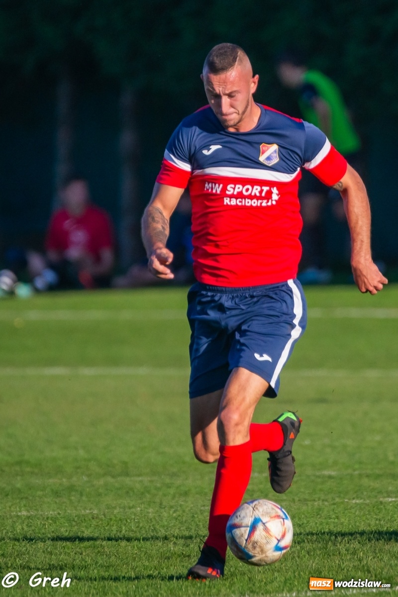 Zdjęcie w galerii na portalu naszwodzislaw.com: Wyrównany bój Kolejarza i Rozwoju zakończony podziałem punktów [FOTO] wiadomości z regionu