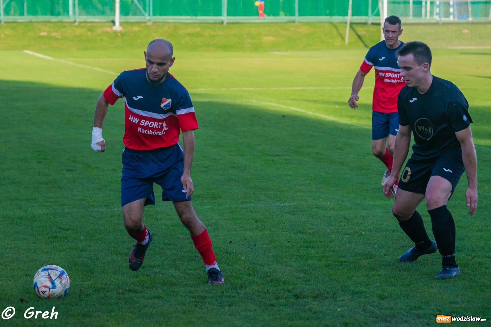 Zdjęcie w galerii na portalu naszwodzislaw.com: Wyrównany bój Kolejarza i Rozwoju zakończony podziałem punktów [FOTO] wiadomości z regionu