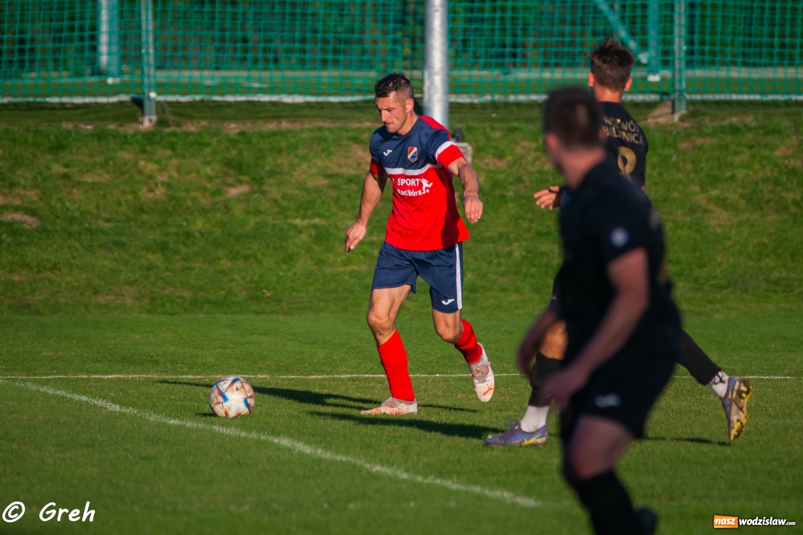 Zdjęcie w galerii na portalu naszwodzislaw.com: Wyrównany bój Kolejarza i Rozwoju zakończony podziałem punktów [FOTO] wiadomości z regionu