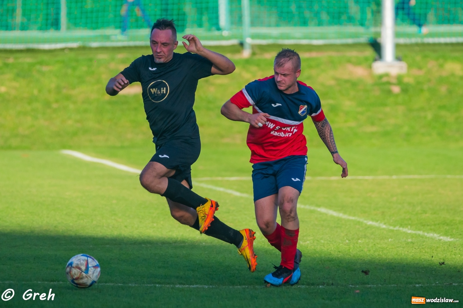 Zdjęcie w galerii na portalu naszwodzislaw.com: Wyrównany bój Kolejarza i Rozwoju zakończony podziałem punktów [FOTO] wiadomości z regionu
