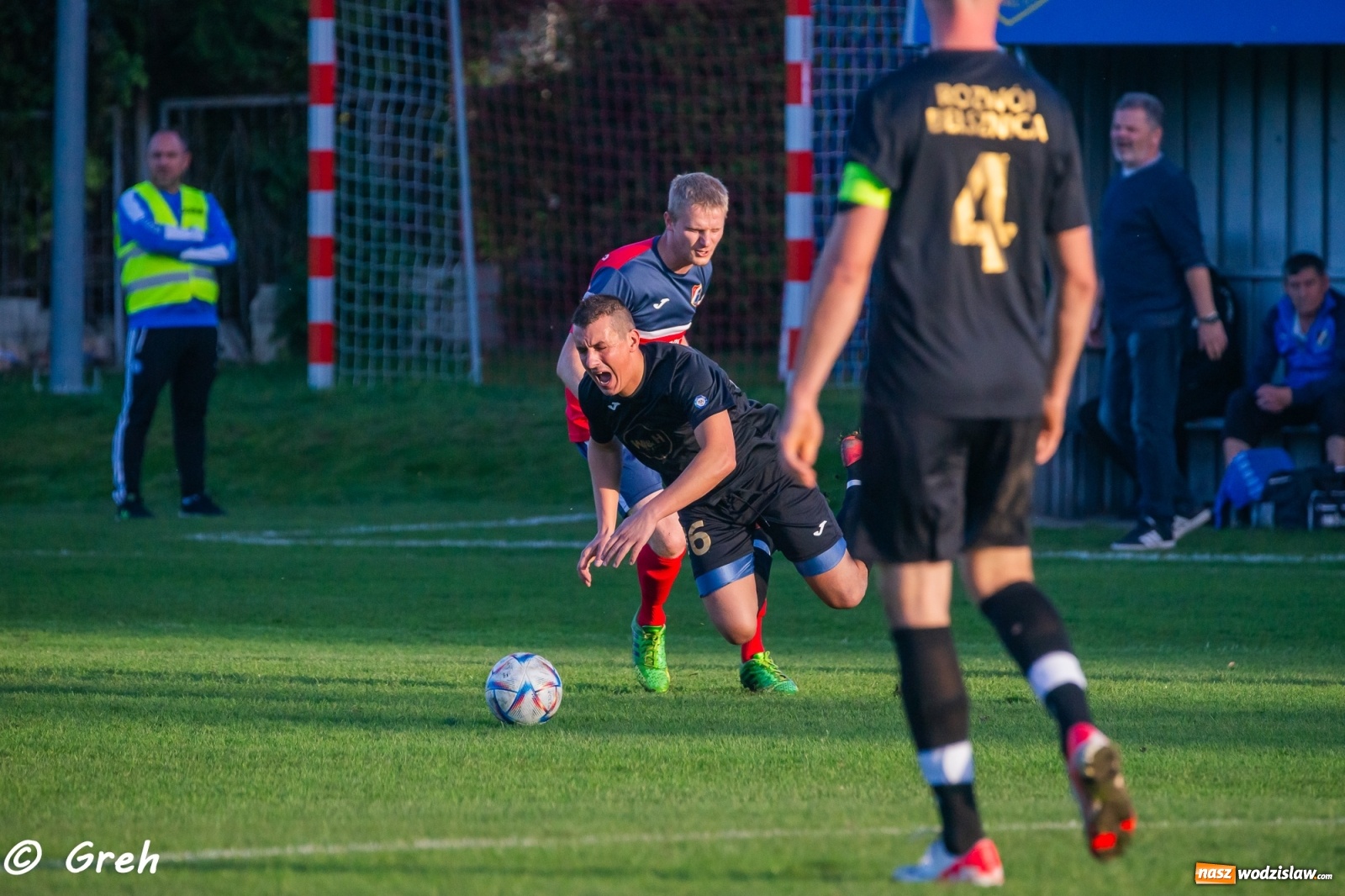 Zdjęcie w galerii na portalu naszwodzislaw.com: Wyrównany bój Kolejarza i Rozwoju zakończony podziałem punktów [FOTO] wiadomości z regionu