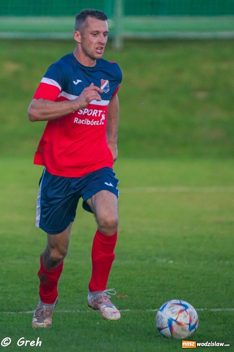 Zdjęcie w galerii na portalu naszwodzislaw.com: Wyrównany bój Kolejarza i Rozwoju zakończony podziałem punktów [FOTO] wiadomości z regionu