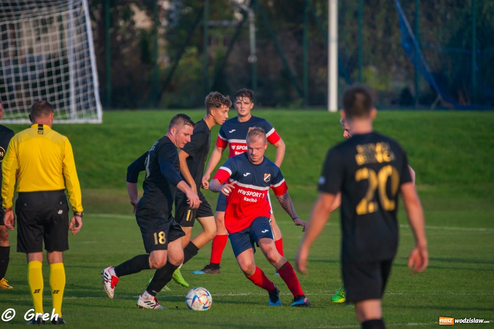 Zdjęcie w galerii na portalu naszwodzislaw.com: Wyrównany bój Kolejarza i Rozwoju zakończony podziałem punktów [FOTO] wiadomości z regionu