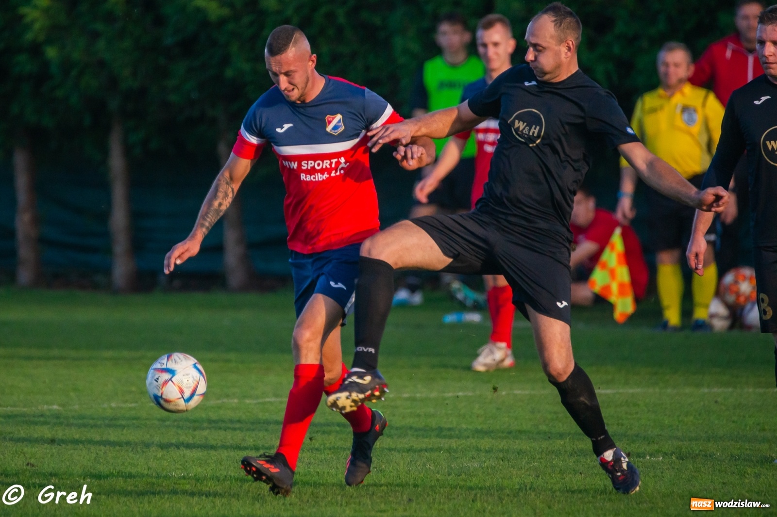 Zdjęcie w galerii na portalu naszwodzislaw.com: Wyrównany bój Kolejarza i Rozwoju zakończony podziałem punktów [FOTO] wiadomości z regionu