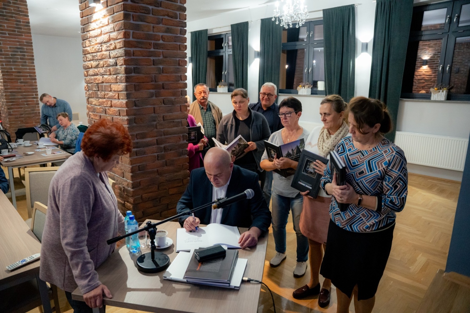 Zdjęcie w galerii na portalu naszwodzislaw.com: Wspólne ścieżki II. Gminy na królewskim szlaku. Promocja najnowszej publikacji za nami wiadomości z regionu