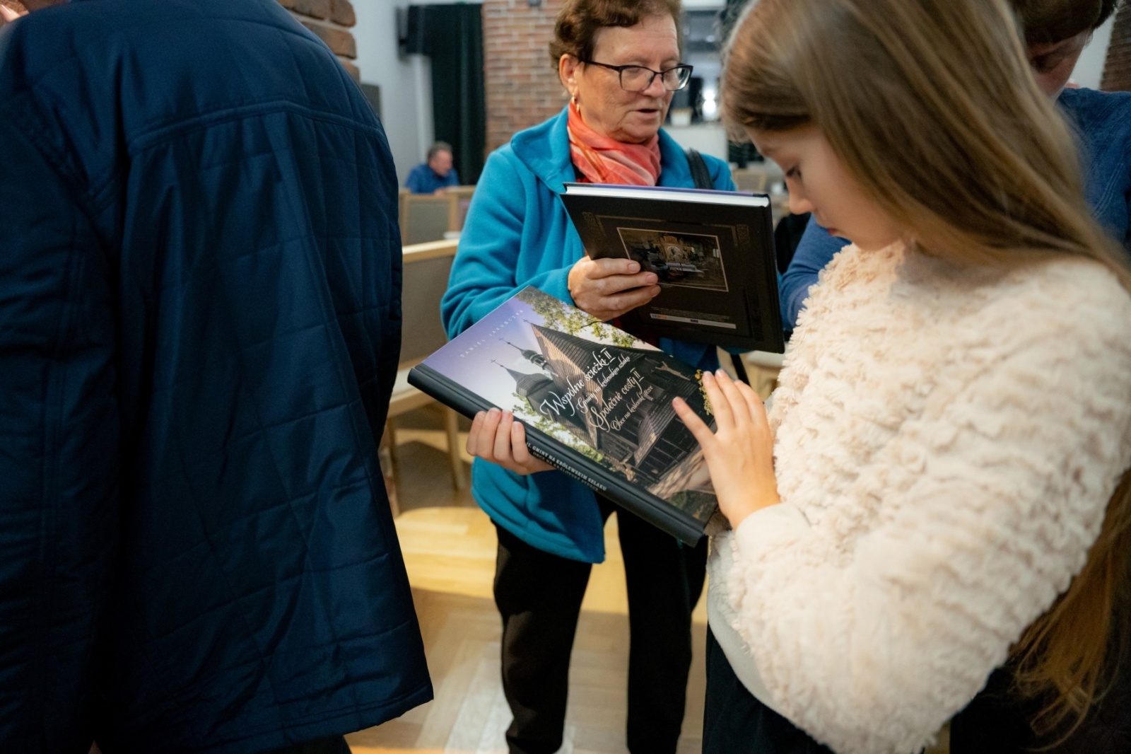 Zdjęcie w galerii na portalu naszwodzislaw.com: Wspólne ścieżki II. Gminy na królewskim szlaku. Promocja najnowszej publikacji za nami wiadomości z regionu