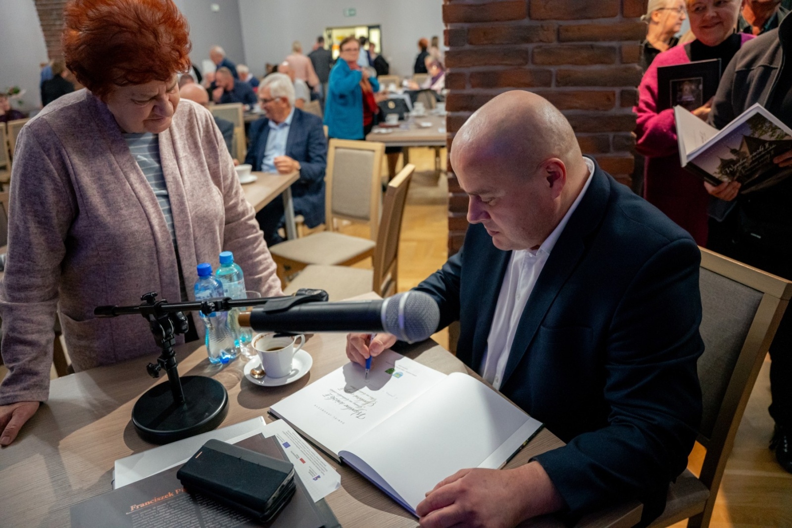 Zdjęcie w galerii na portalu naszwodzislaw.com: Wspólne ścieżki II. Gminy na królewskim szlaku. Promocja najnowszej publikacji za nami wiadomości z regionu