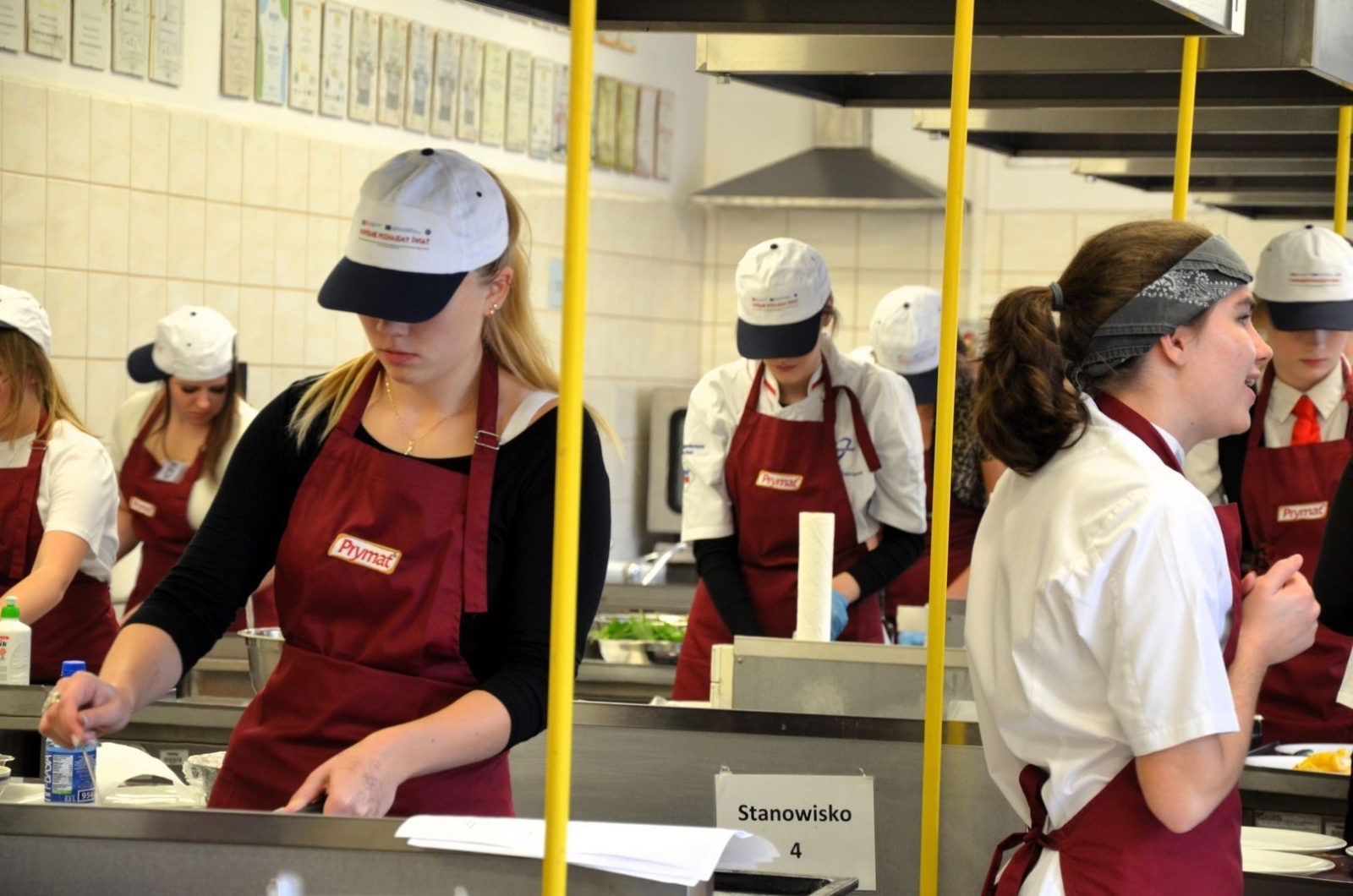 Zdjęcie w galerii na portalu naszwodzislaw.com: W Ekonomiku gotowali w międzynarodowym towarzystwie wiadomości z regionu