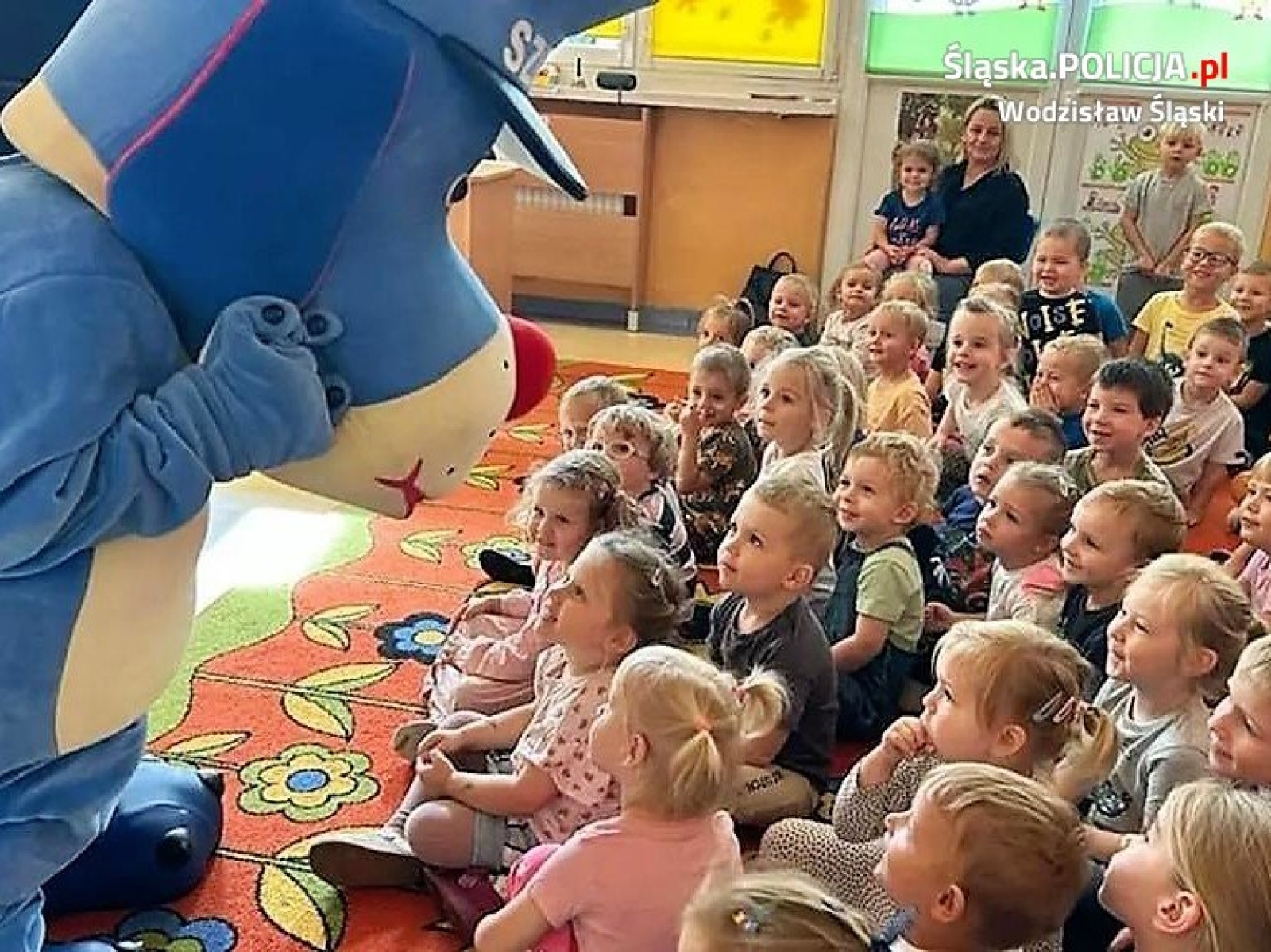 Zdjęcie w galerii na portalu naszwodzislaw.com: Dzielnicowi na spotkaniach z najmłodszymi wiadomości z regionu