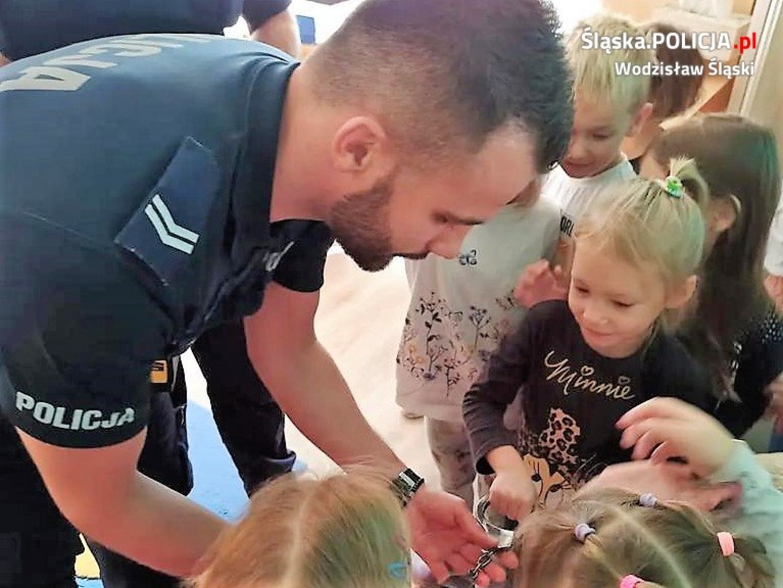 Zdjęcie w galerii na portalu naszwodzislaw.com: Dzielnicowi na spotkaniach z najmłodszymi wiadomości z regionu