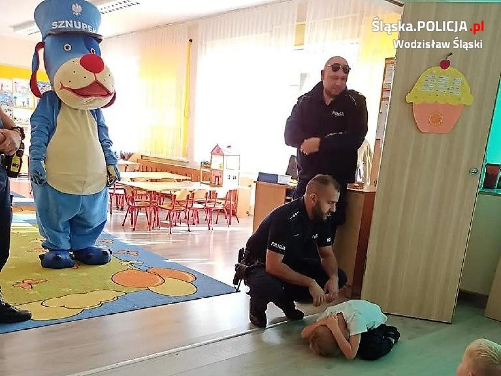 Zdjęcie w galerii na portalu naszwodzislaw.com: Dzielnicowi na spotkaniach z najmłodszymi wiadomości z regionu