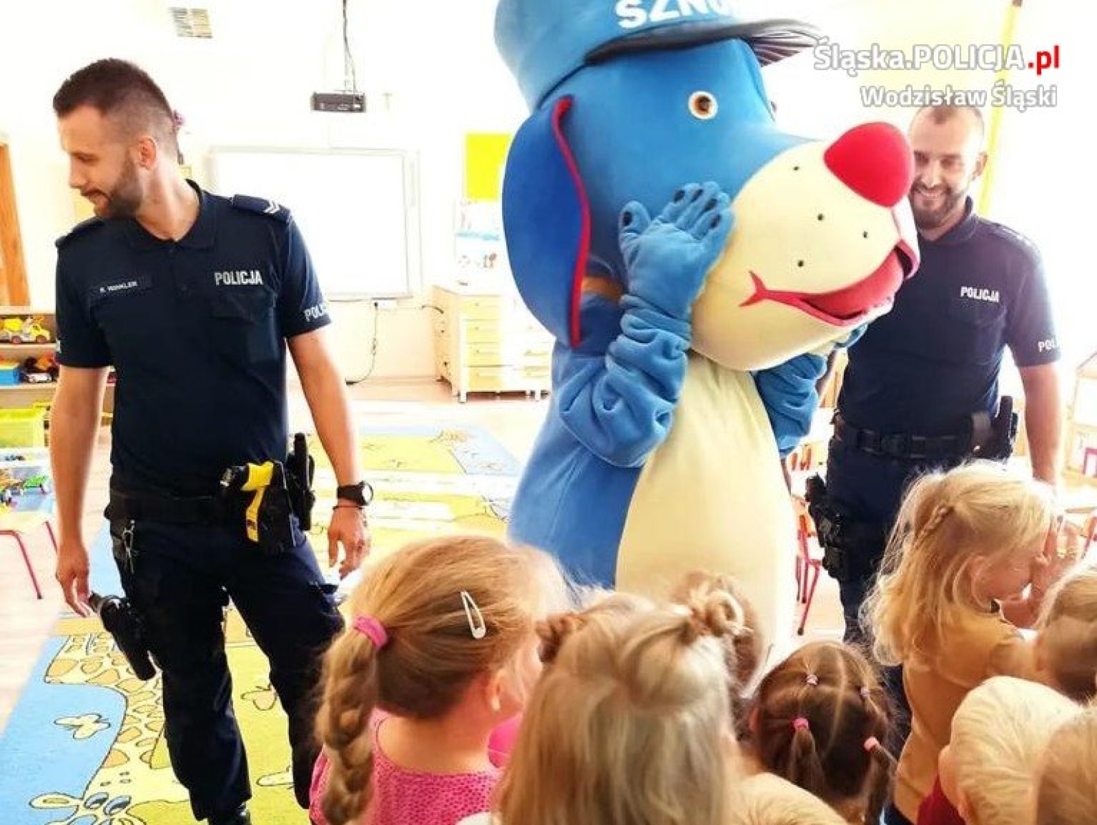 Zdjęcie w galerii na portalu naszwodzislaw.com: Dzielnicowi na spotkaniach z najmłodszymi wiadomości z regionu