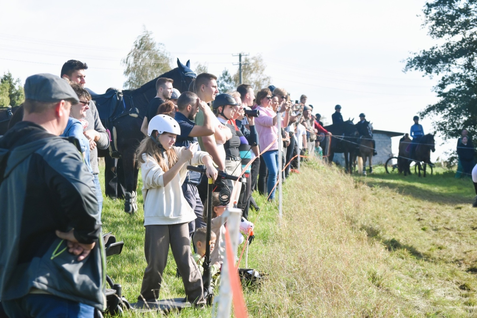 Zdjęcie w galerii na portalu naszwodzislaw.com: Pogonią za lisem zakończyli sezon jeździecki wiadomości z regionu