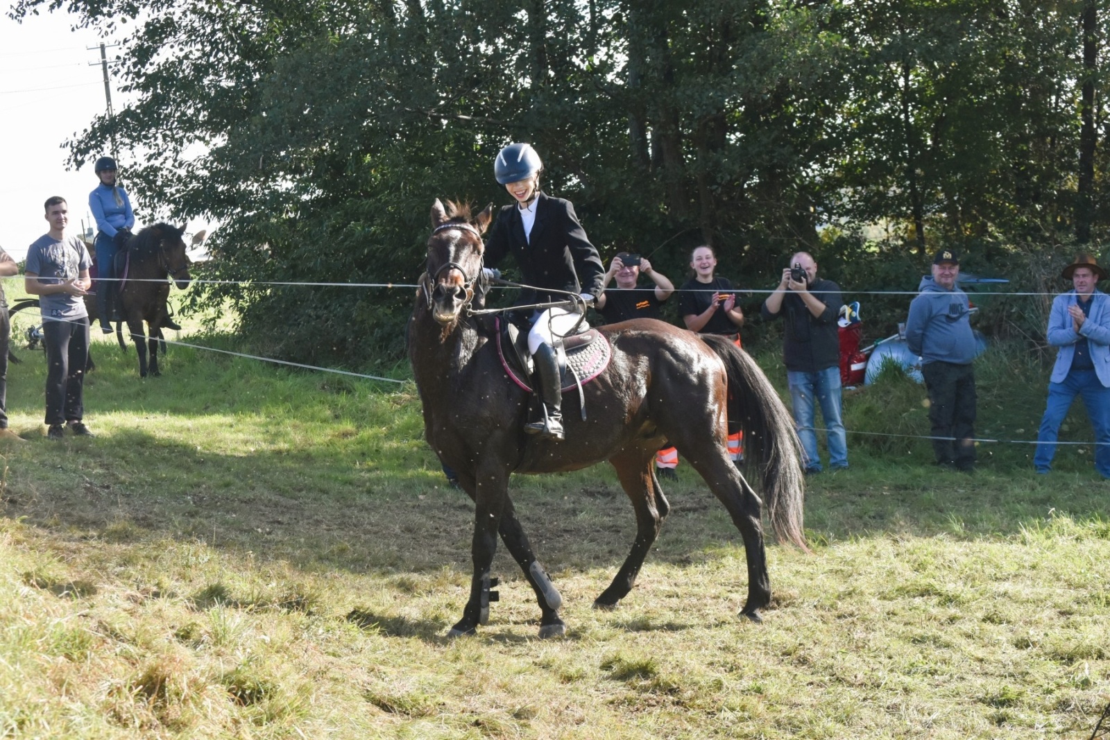 Zdjęcie w galerii na portalu naszwodzislaw.com: Pogonią za lisem zakończyli sezon jeździecki wiadomości z regionu