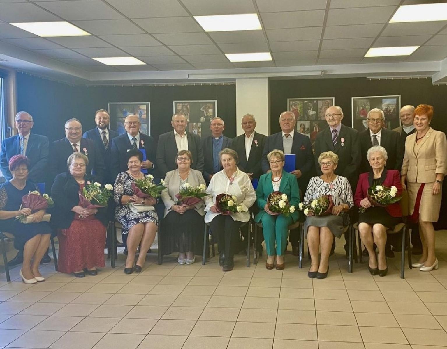 Zdjęcie w galerii na portalu naszwodzislaw.com: Ponad 50 lat wspólnej drogi. Małżeńskie jubileusze w Rydułtowach wiadomości z regionu