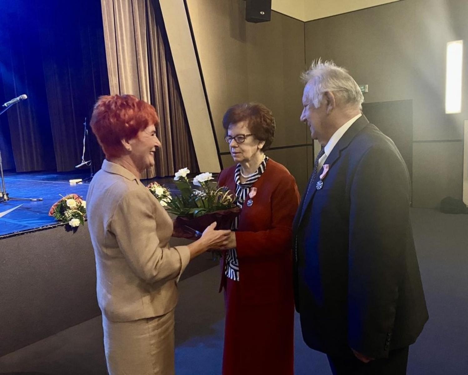 Zdjęcie w galerii na portalu naszwodzislaw.com: Ponad 50 lat wspólnej drogi. Małżeńskie jubileusze w Rydułtowach wiadomości z regionu