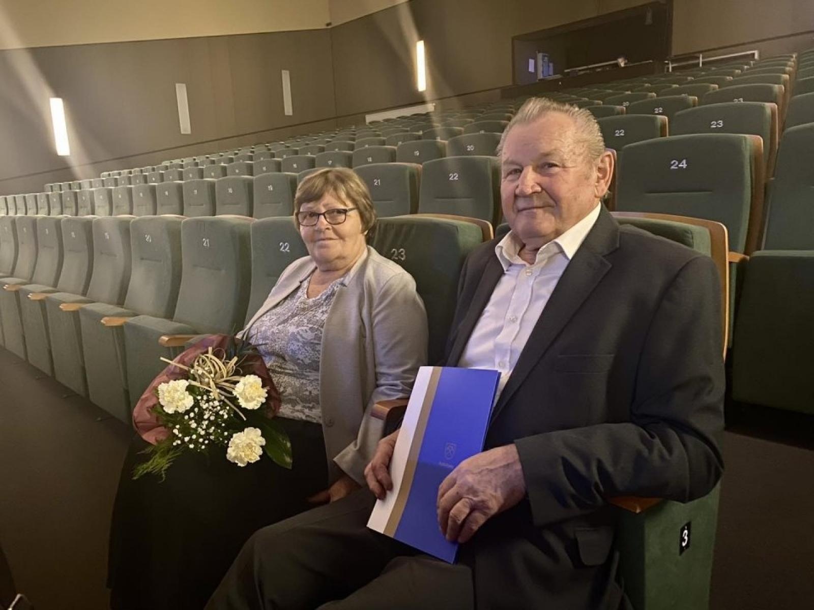 Zdjęcie w galerii na portalu naszwodzislaw.com: Ponad 50 lat wspólnej drogi. Małżeńskie jubileusze w Rydułtowach wiadomości z regionu