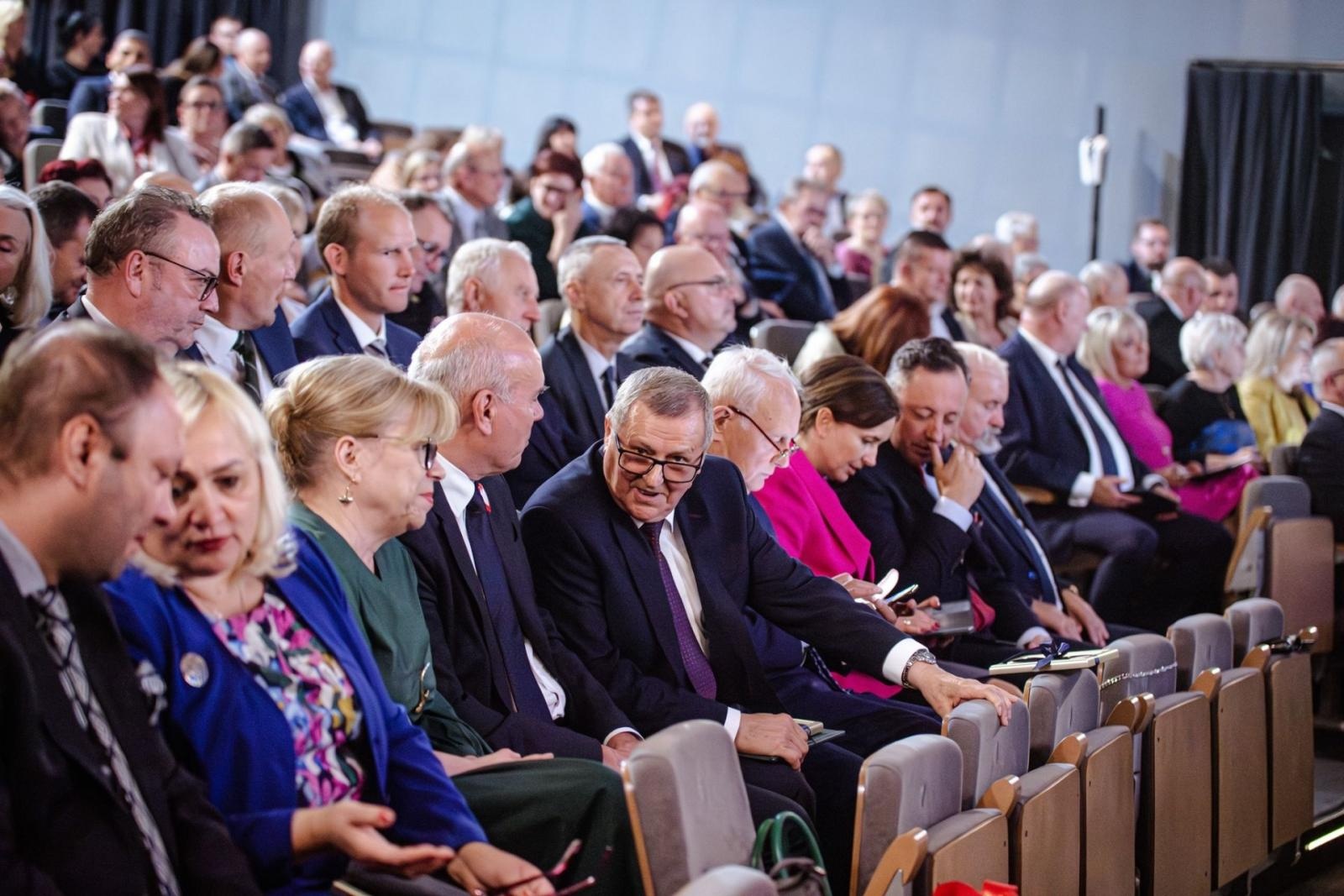 Zdjęcie w galerii na portalu naszwodzislaw.com: Powiat świętował 25-lecie istnienia [FOTO] wiadomości z regionu