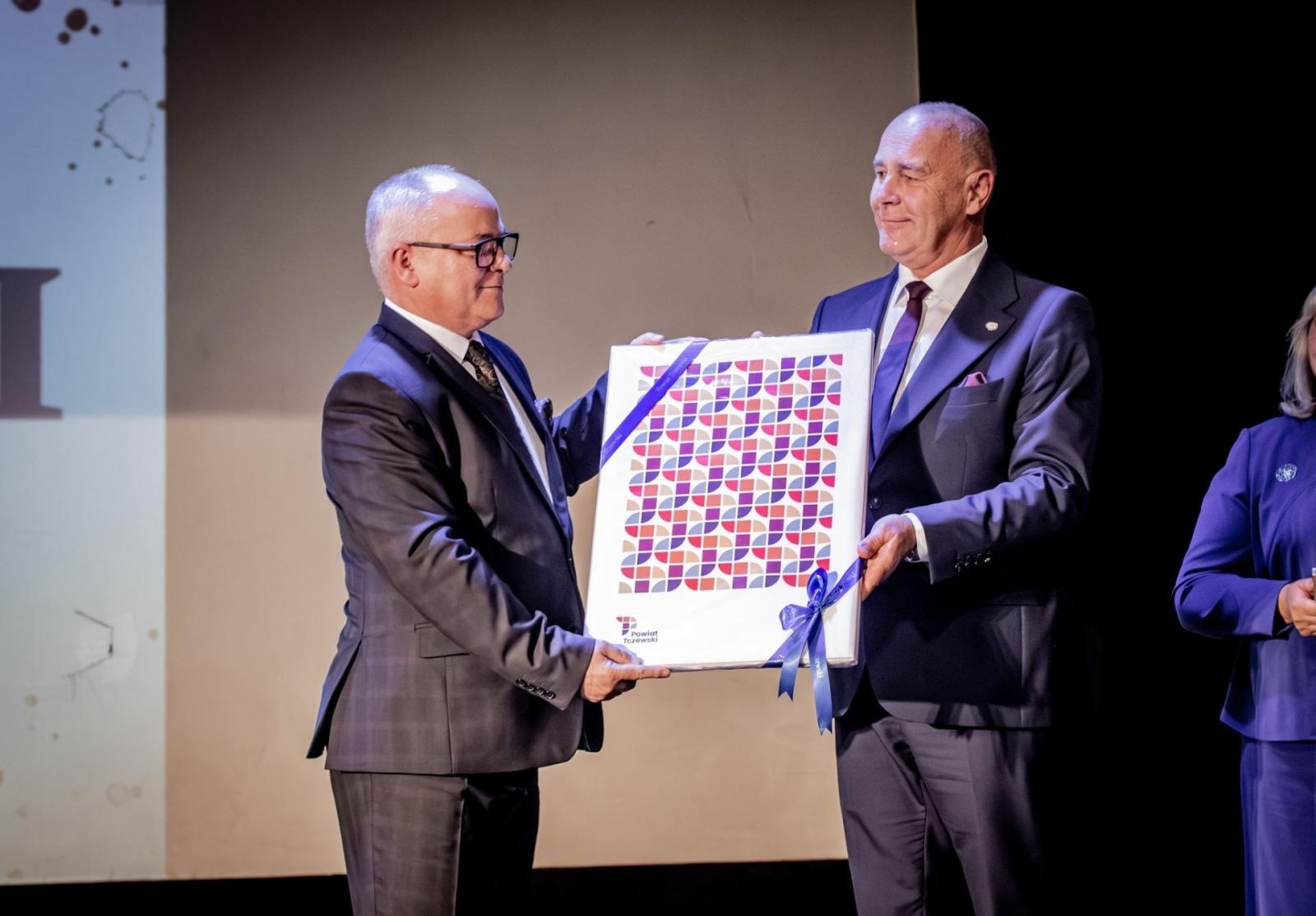 Zdjęcie w galerii na portalu naszwodzislaw.com: Powiat świętował 25-lecie istnienia [FOTO] wiadomości z regionu