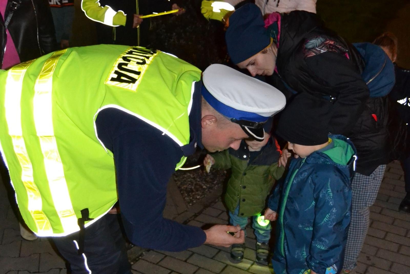 Zdjęcie w galerii na portalu naszwodzislaw.com: Jak dobrze Cię widzieć. Udana akcja profilaktyczna w Rydułtowach wiadomości z regionu