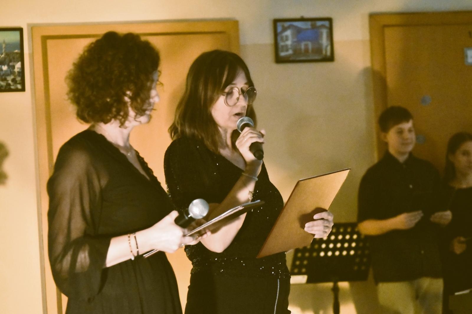 Zdjęcie w galerii na portalu naszwodzislaw.com: Uczniowie z Gołkowic uczcili rok Wisławy Szymborskiej [FOTO] wiadomości z regionu