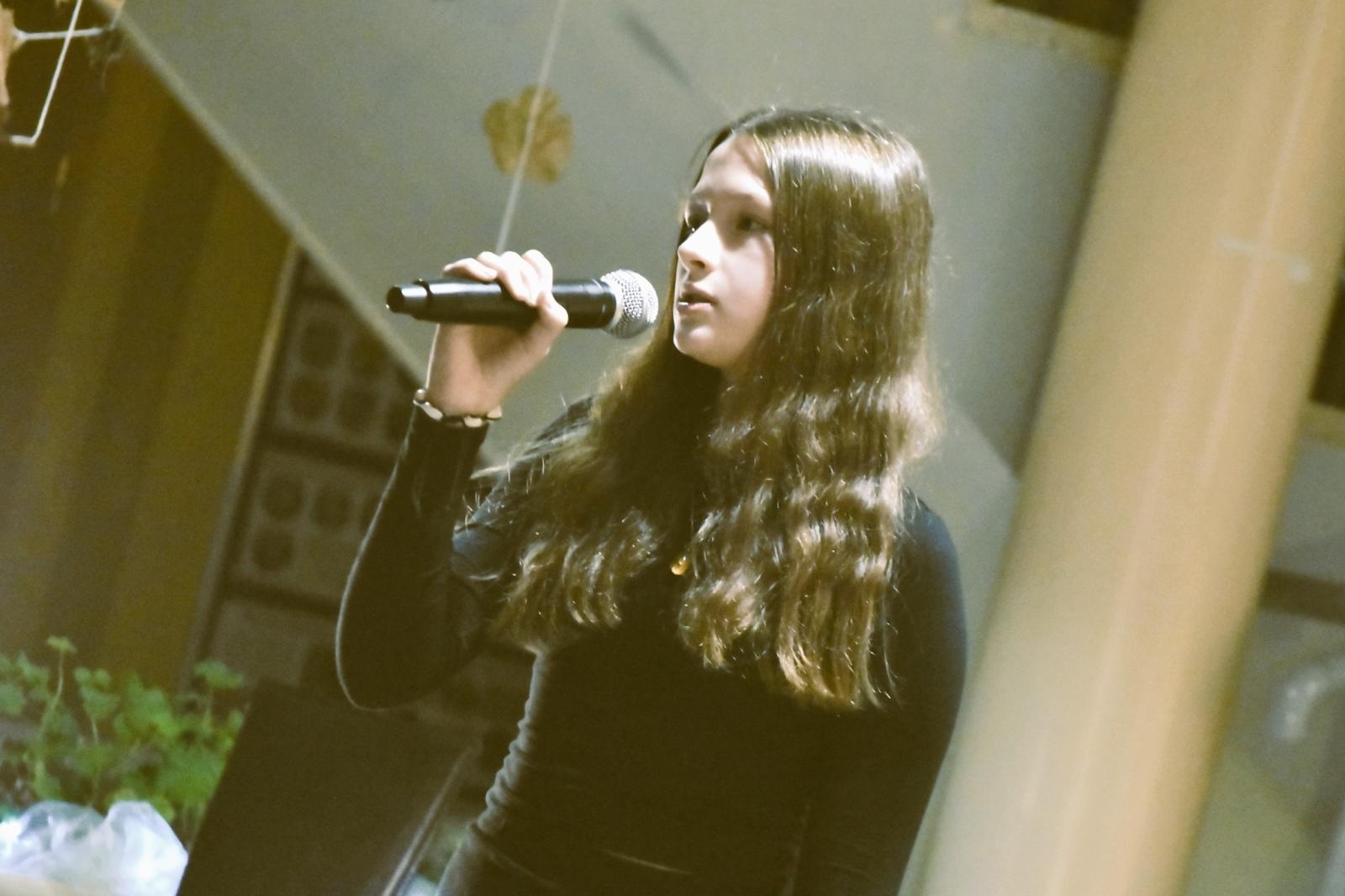 Zdjęcie w galerii na portalu naszwodzislaw.com: Uczniowie z Gołkowic uczcili rok Wisławy Szymborskiej [FOTO] wiadomości z regionu