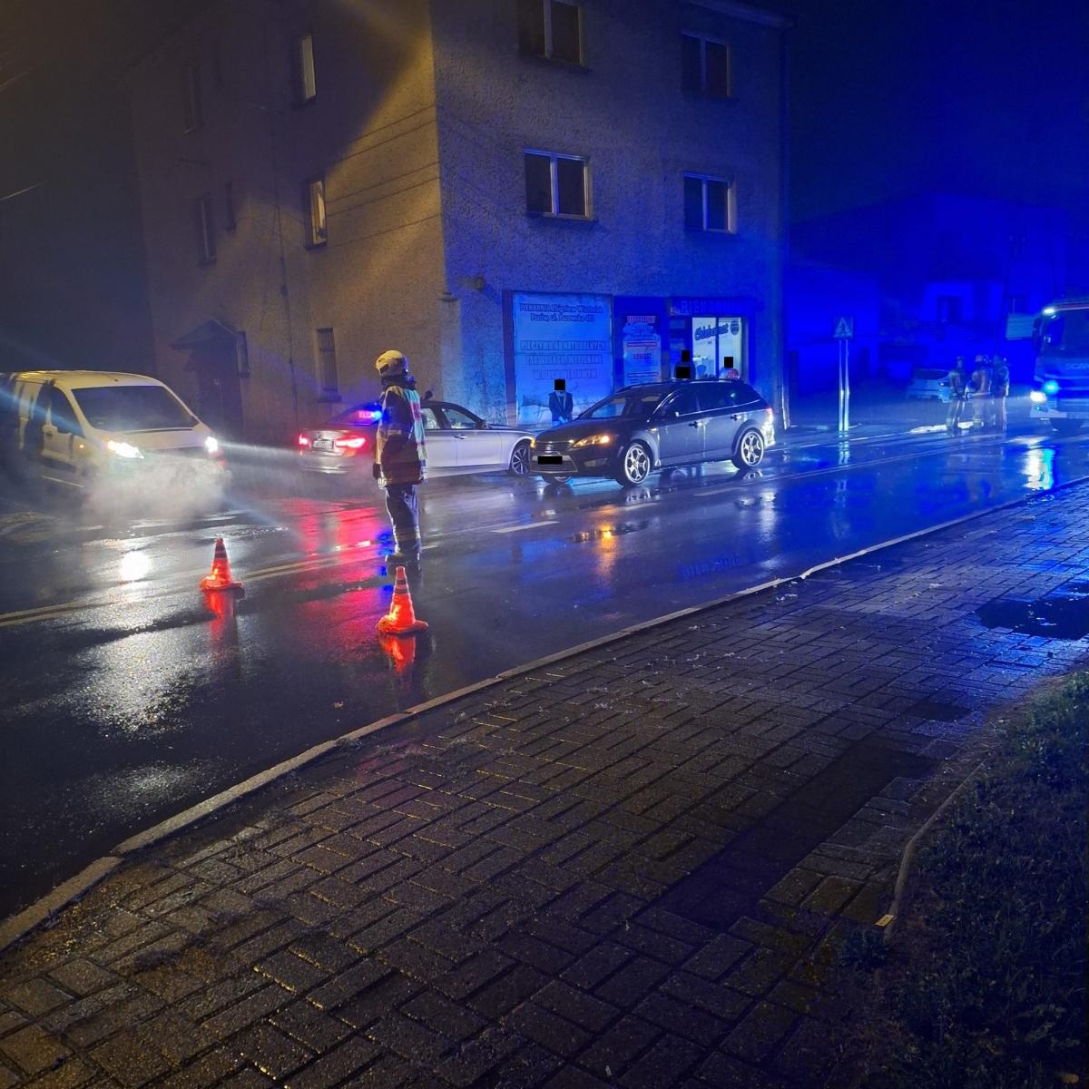 Zdjęcie w galerii na portalu naszwodzislaw.com: Potrącenie na pasach w Pszowie. Starsza kobieta zmarła w szpitalu wiadomości z regionu