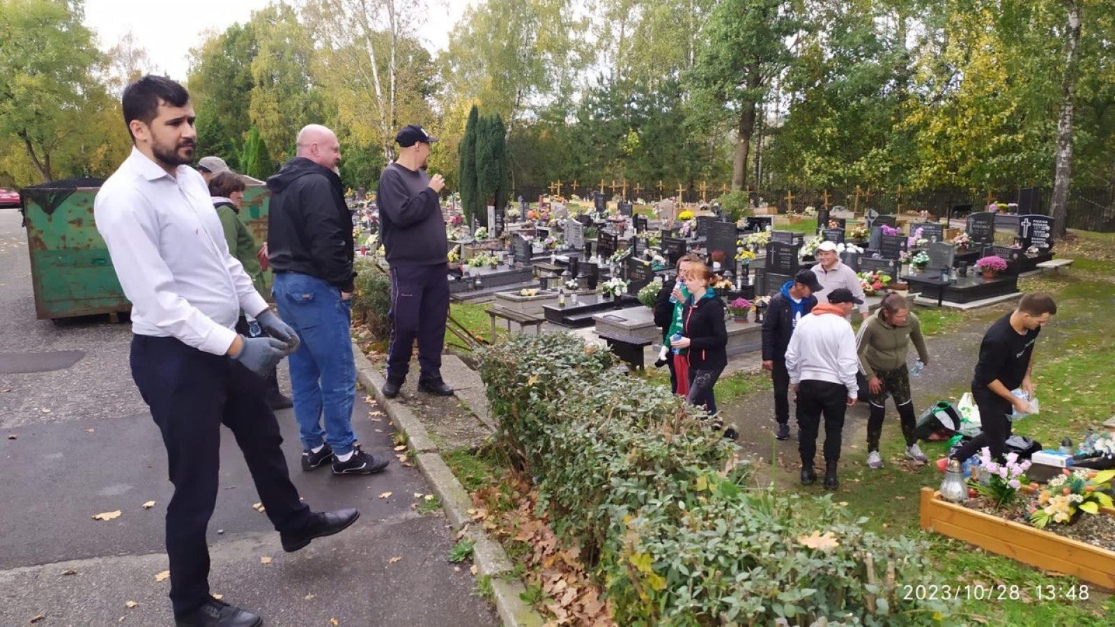 Zdjęcie w galerii na portalu naszwodzislaw.com: Stowarzyszenie Wodzisław 2.0 pamięta o grobach ludzi bezdomnych wiadomości z regionu