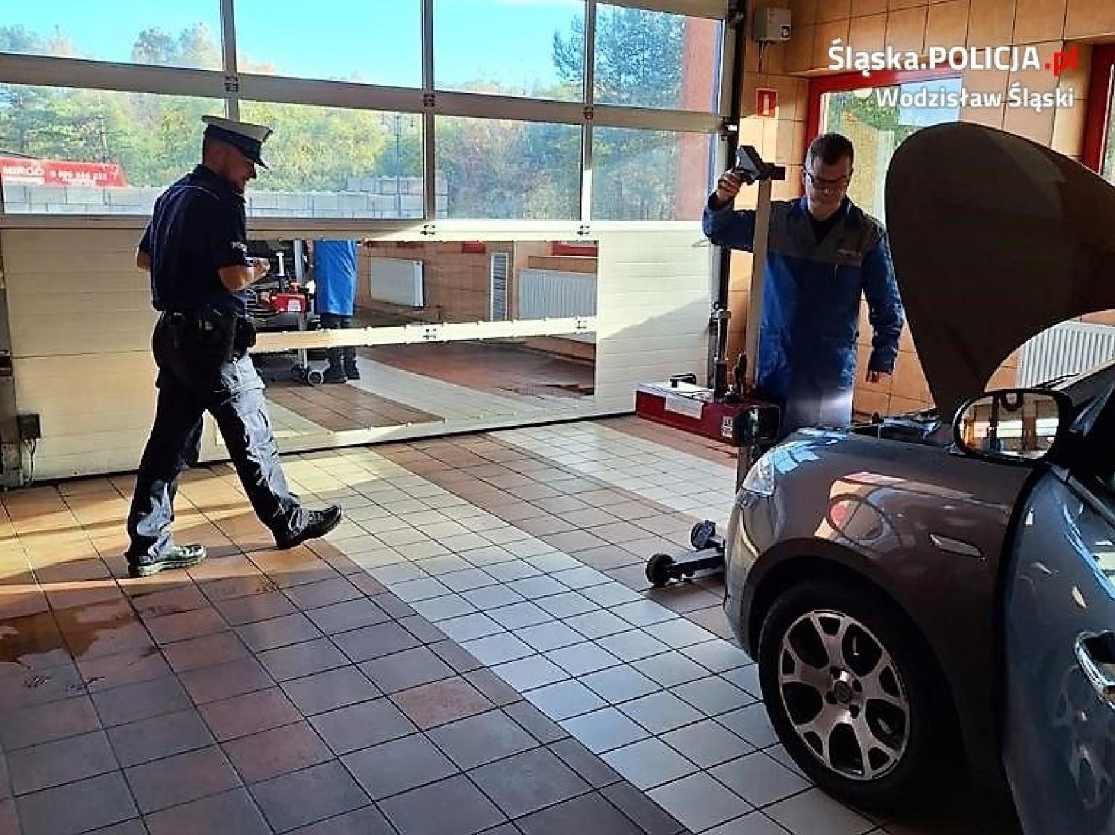 Zdjęcie w galerii na portalu naszwodzislaw.com: Kierowcy skorzystali i sprawdzili światła wiadomości z regionu