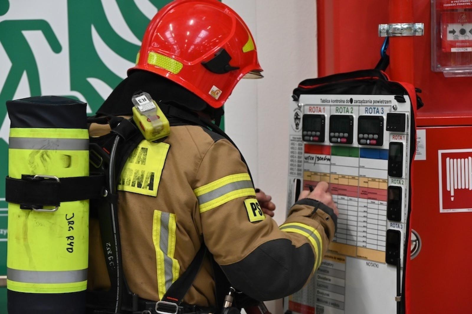 Zdjęcie w galerii na portalu naszwodzislaw.com: Strażacy zawodowi i ochotnicy ćwiczyli w Gorzyczkach wiadomości z regionu