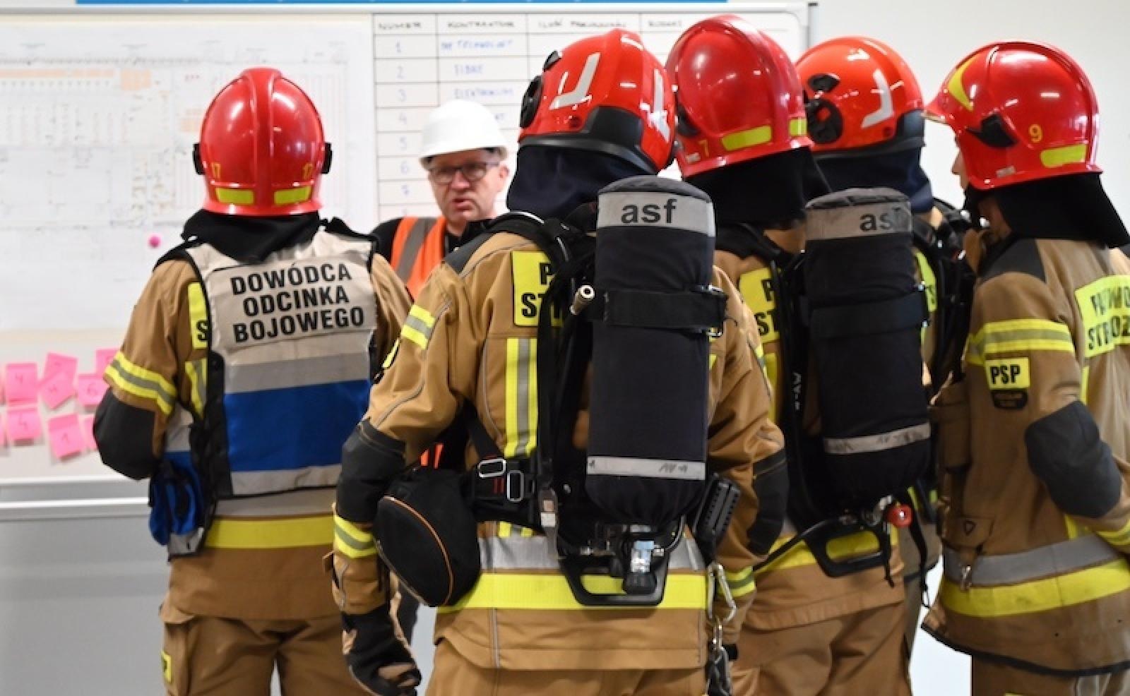Zdjęcie w galerii na portalu naszwodzislaw.com: Strażacy zawodowi i ochotnicy ćwiczyli w Gorzyczkach wiadomości z regionu