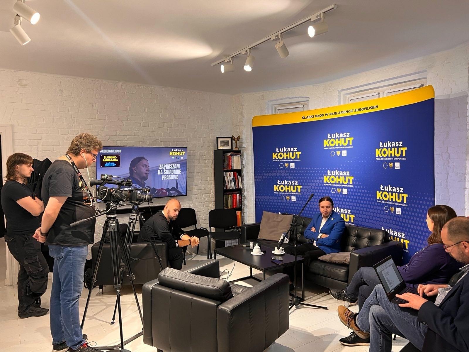 Zdjęcie w galerii na portalu naszwodzislaw.com: Europoseł Łukasz Kohut o sytuacji umowy społecznej dla górnictwa wiadomości z regionu