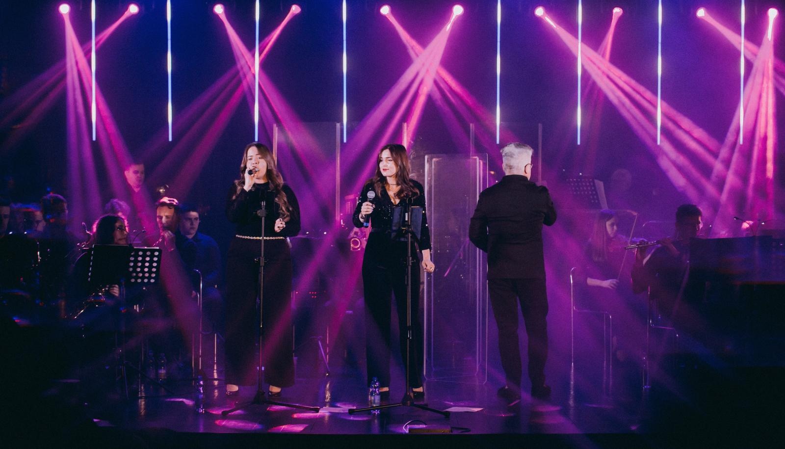 Zdjęcie w galerii na portalu naszwodzislaw.com: Koncert Muzyki Filmowej w WCK wiadomości z regionu