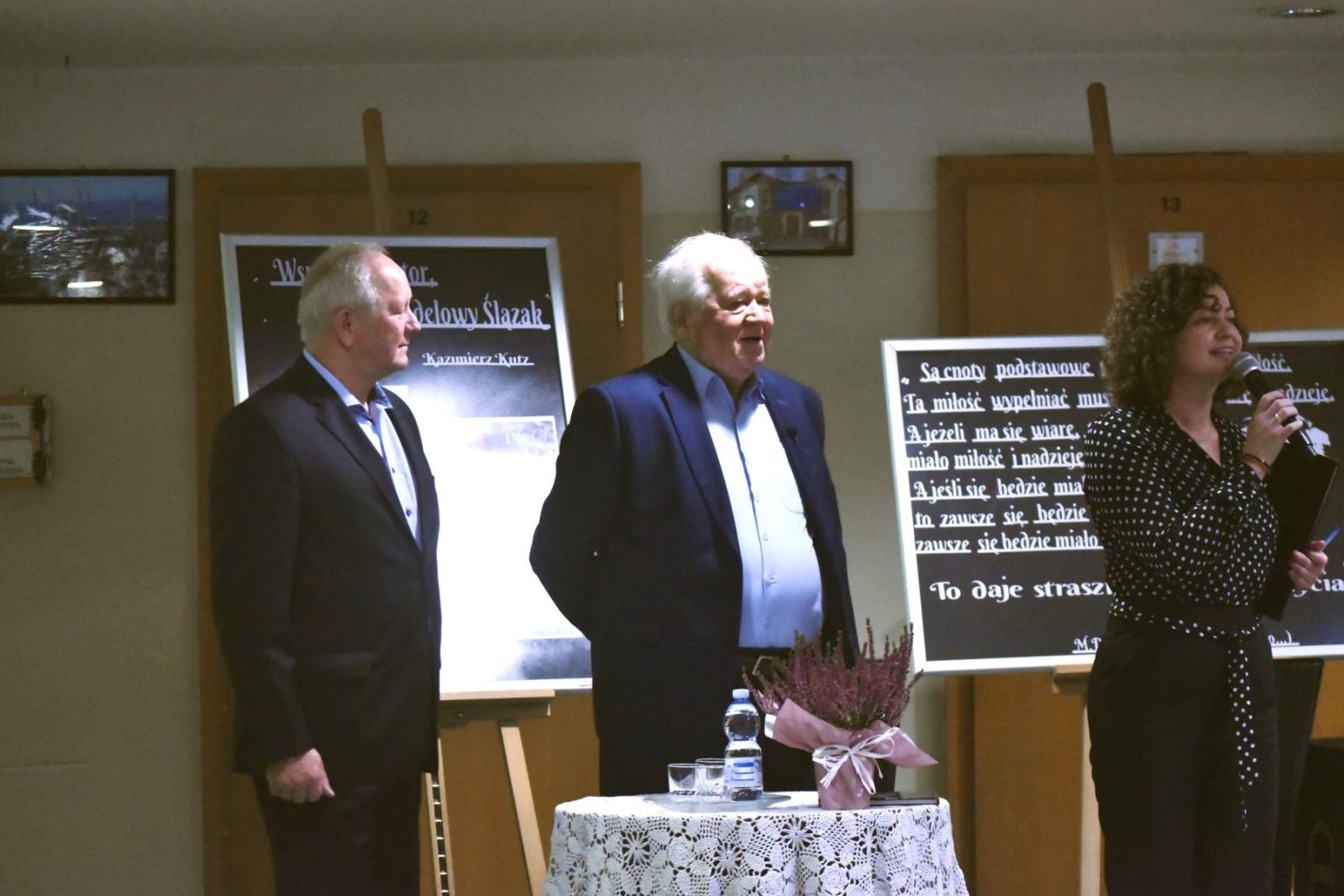 Zdjęcie w galerii na portalu naszwodzislaw.com: Marian Dziędziel spotkał się z uczniami gołkowickiej szkoły [FOTO] wiadomości z regionu