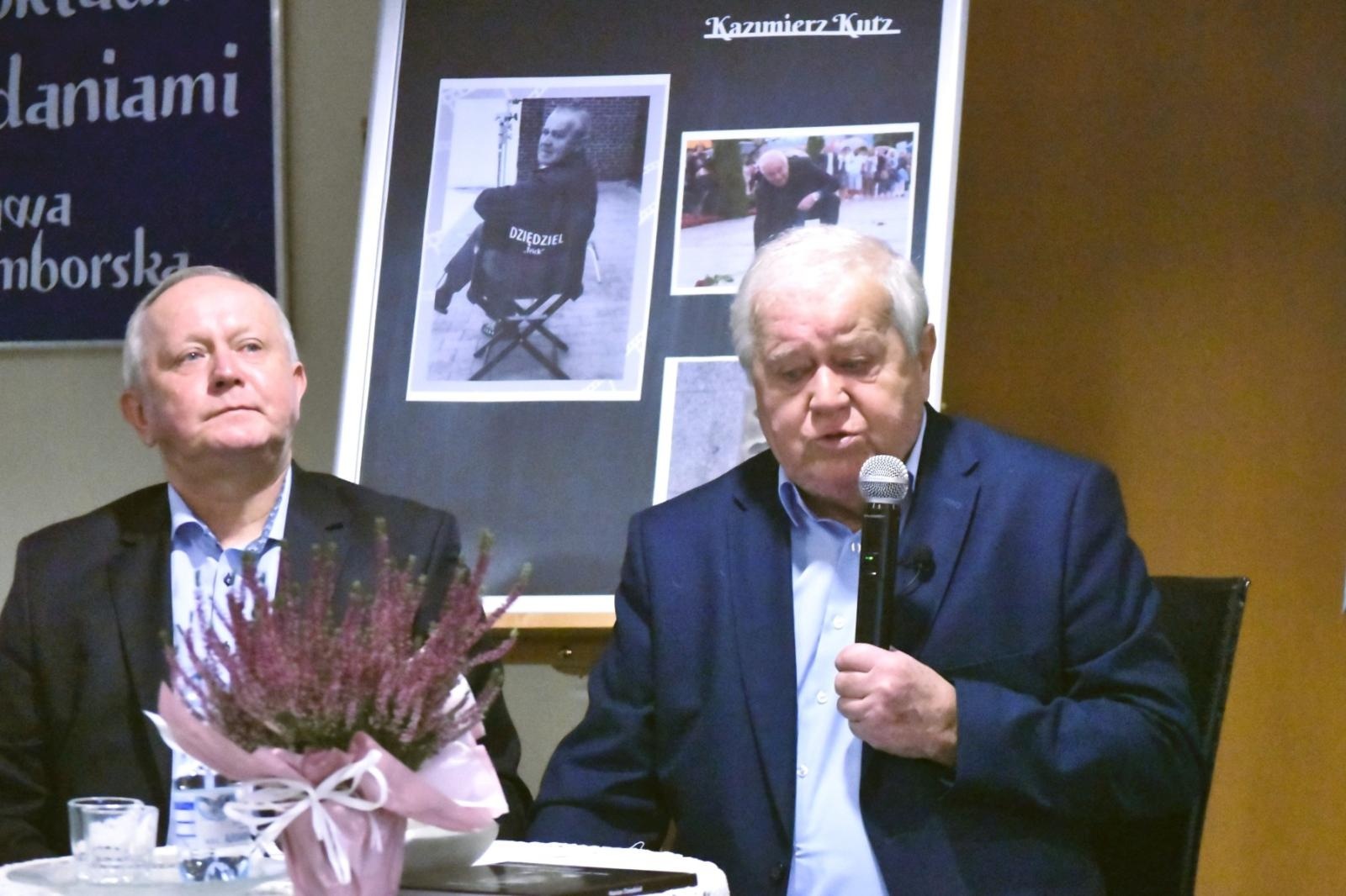 Zdjęcie w galerii na portalu naszwodzislaw.com: Marian Dziędziel spotkał się z uczniami gołkowickiej szkoły [FOTO] wiadomości z regionu