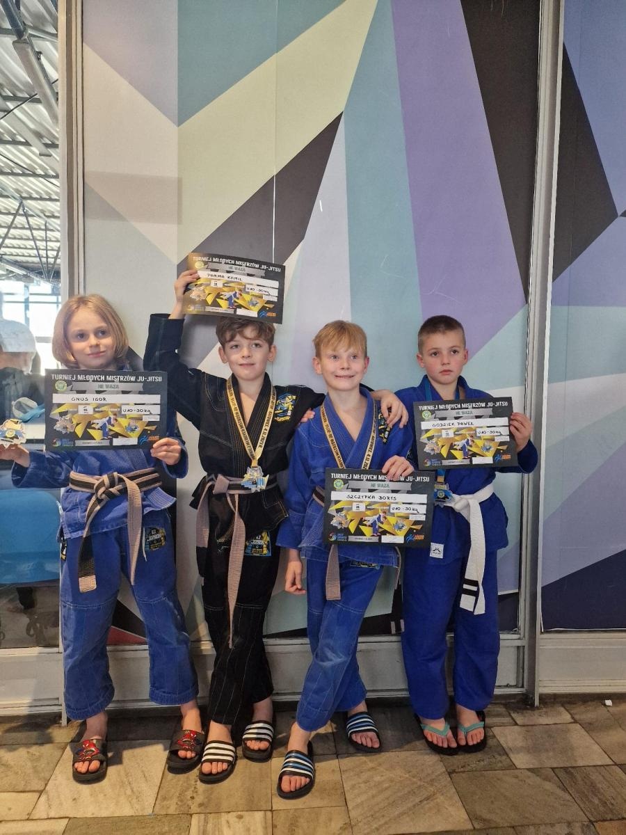 Zdjęcie w galerii na portalu naszwodzislaw.com: Udany weekend zawodników Akademii Sportowej Top Team wiadomości z regionu
